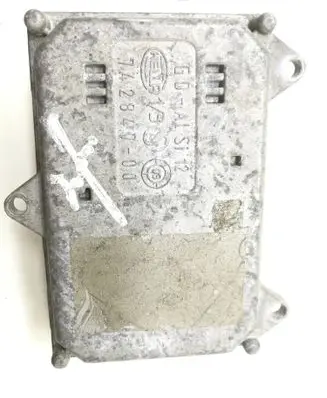 Volkswagen Golf Plus Xenon control unit/module 74284600 74284700
