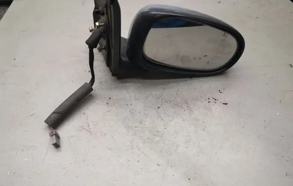 Nissan Almera Tino Front door electric wing mirror
