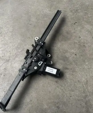 Mercedes-Benz E A207 Seat belt adjustment motor A2078600282 2078600282