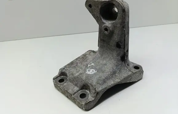 BMW 1 F20 F21 Engine mounting bracket 6788612