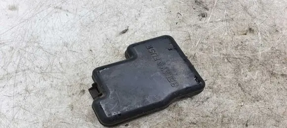 Toyota Previa (XR30, XR40) II Fuse box cover 8266228020