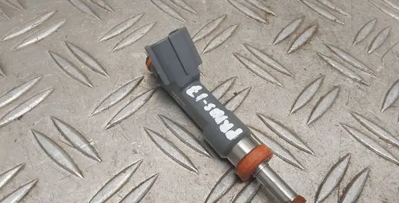 Toyota Prius (XW50) Fuel injector 2325037080 250062315