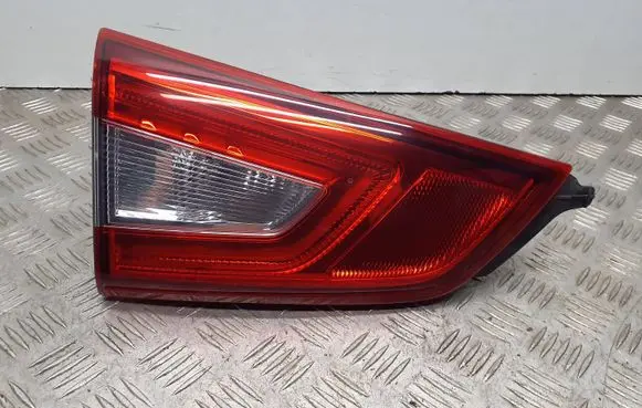 Nissan Qashqai Tailgate rear/tail lights