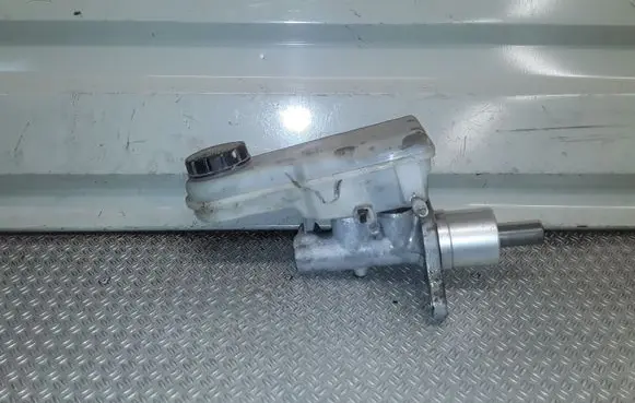 Mitsubishi Colt Master brake cylinder