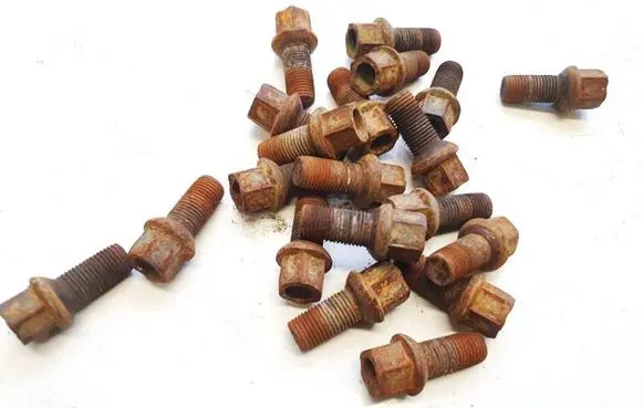 Volkswagen PASSAT B6 Nuts/bolts 