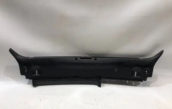BMW 7 E65 E66 Trunk/boot sill cover protection 8223560