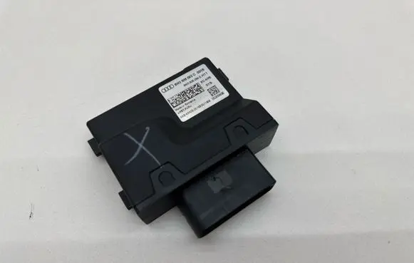 Audi A4 S4 B9 Fuel injection pump control unit/module 8W0906093C