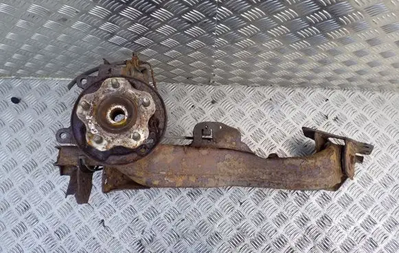Nissan X-Trail T31 Rear wheel hub spindle/knuckle 