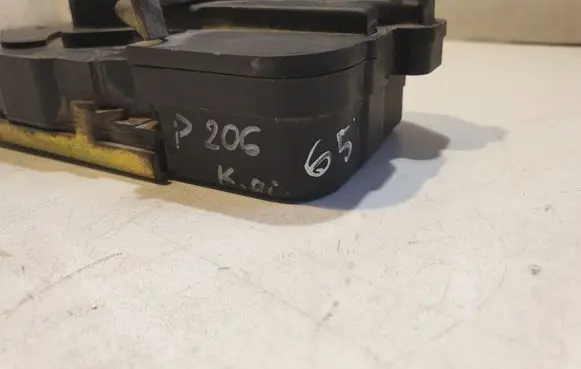 Peugeot 206 Rear door lock