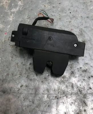 Peugeot 307 Tailgate lock latch 9657614680
