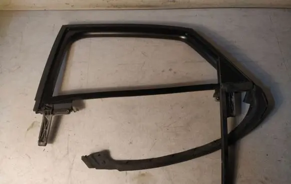 Audi A8 S8 D3 4E Rear door window/glass frame 319901