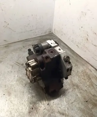 Volvo V70 Fuel injection high pressure pump 0445010043
