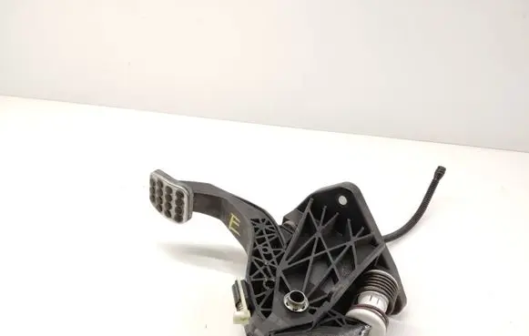 Mercedes-Benz B W246 W242 Clutch pedal A2462900419