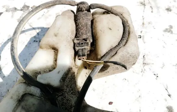 Mazda 121 SM Windscreen/windshield washer pump