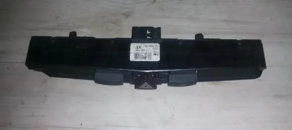 Opel Zafira B Hazard light switch 03758075 13100105