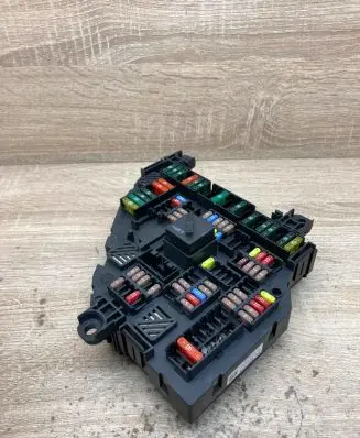 BMW 7 F01 F02 F03 F04 Fuse module 9151322 1670498