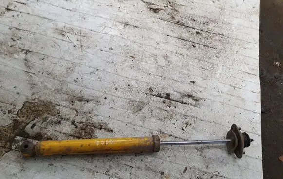Toyota Auris 150 Rear shock absorber/damper NOCODE