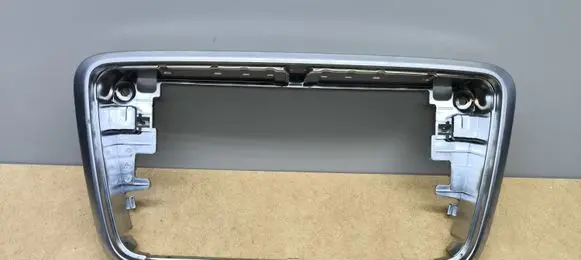 Radio/GPS head unit trim
