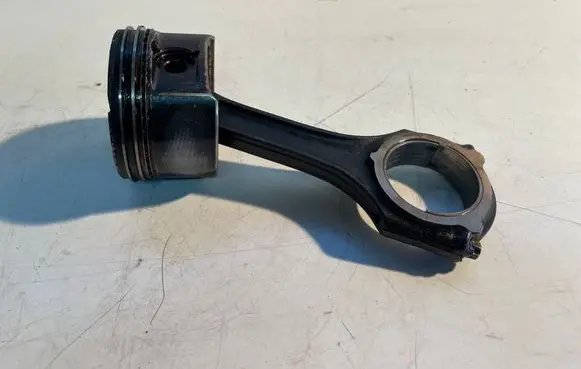 Mercedes-Benz E W211 Piston with connecting rod