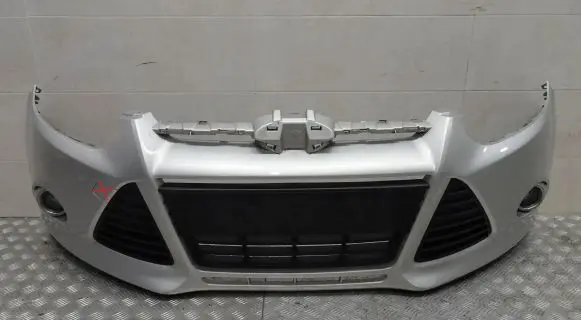 Ford Focus Front bumper BM5117757A