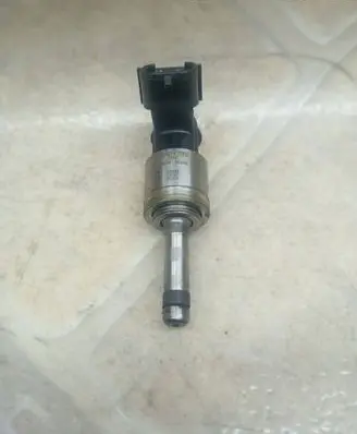 Toyota Corolla E210 E21 Fuel injector 23250F2050
