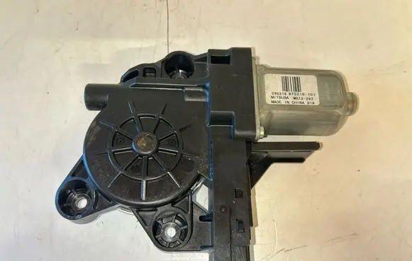 Volvo V70 Rear door window regulator motor 970716101