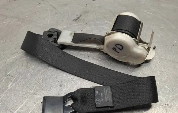 Opel Signum Front seatbelt 13128272N