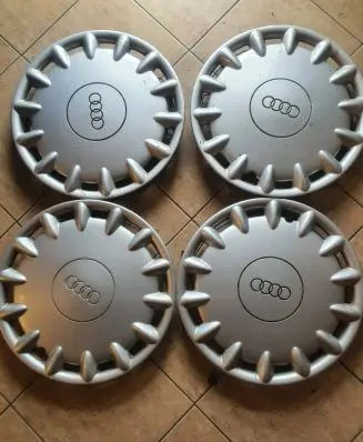 Audi A6 S6 C5 4B R15 wheel hub/cap/trim 8D0601147B