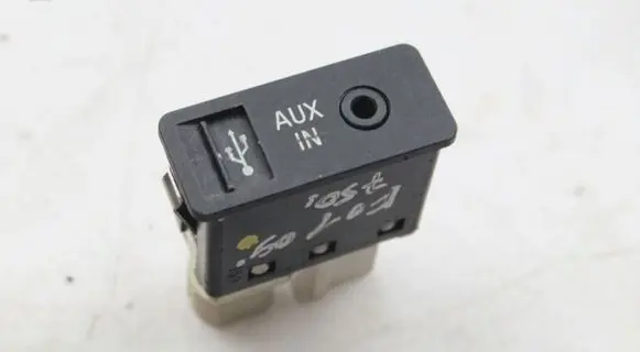 BMW X3 F25 AUX in-socket connector 9189177