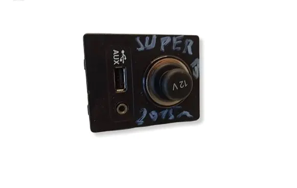 Skoda Superb B8 (3V) USB socket connector 5Q0035726E
