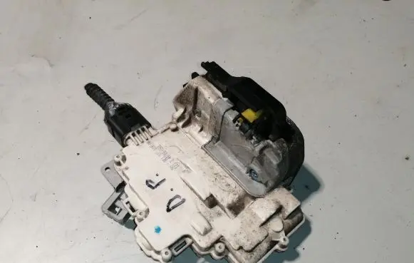 Audi A4 S4 B7 8E 8H Front door lock 8E1837016AA