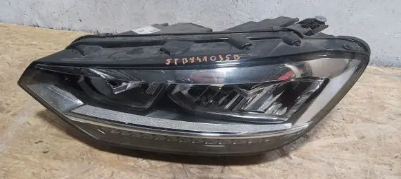 Volkswagen Touran III Headlights/headlamps set 5TB941035B