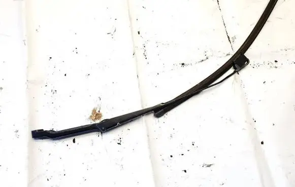Volkswagen Polo III 6N 6N2 6NF Front wiper blade arm 6n1955410