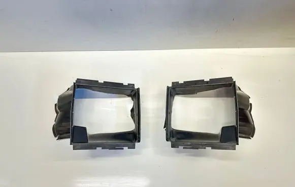 Volkswagen Touareg II Intercooler air channel guide 7P6117336 7P6117335