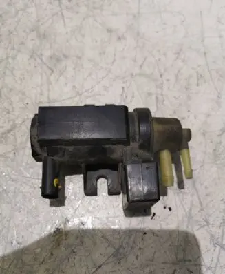 Mercedes-Benz B W245 Turbo solenoid valve A0061536628 70078202 08T012