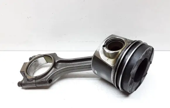 Volvo V70 Piston with connecting rod