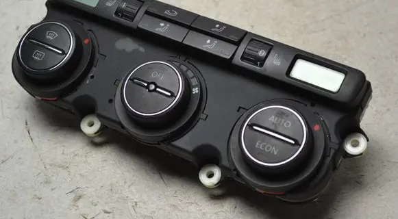 Volkswagen Golf V Climate control unit 