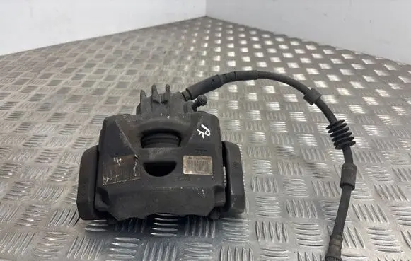 Peugeot 3008 I Front brake caliper