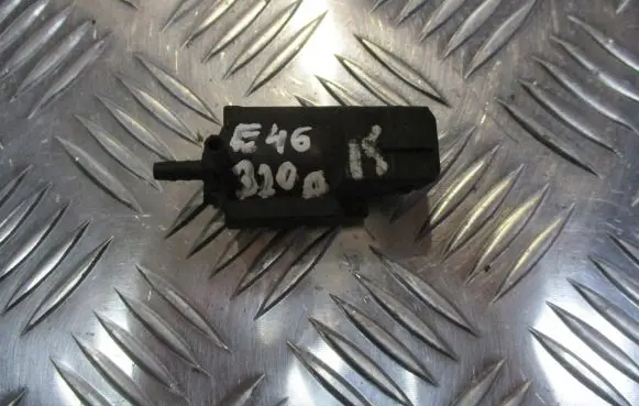 BMW 3 E46 Valve vacuum 72234100
