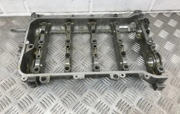 Toyota Prius (XW30) Other cylinder head part 