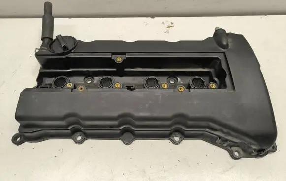 Mitsubishi Outlander Rocker cam cover 