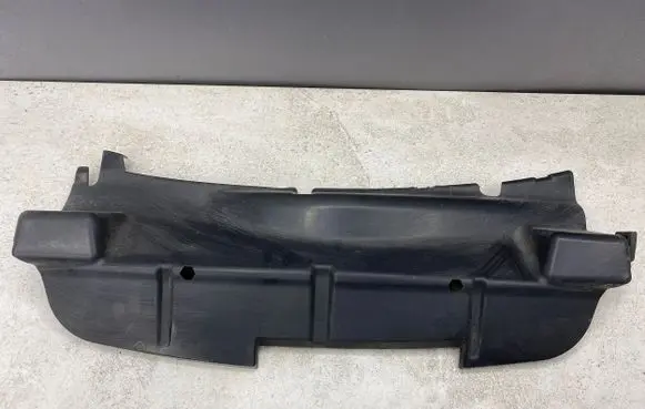 Ford C-MAX II Intercooler air guide/duct channel AM519F721B D2L4A