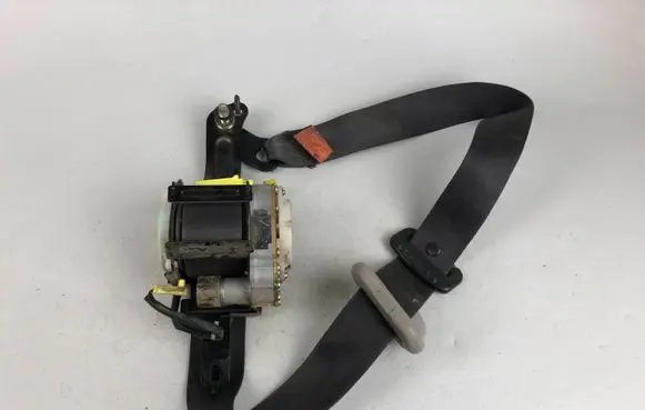 Subaru Outback Front seatbelt