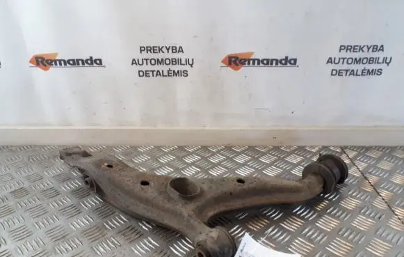 Honda CR-V Front lower control arm/wishbone