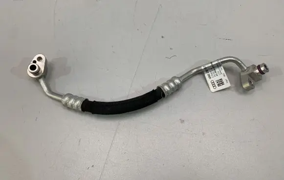 Audi A8 S8 D5 Air conditioning (A/C) pipe/hose 4N0260757