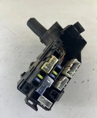 Nissan Navara D40 Fuse module