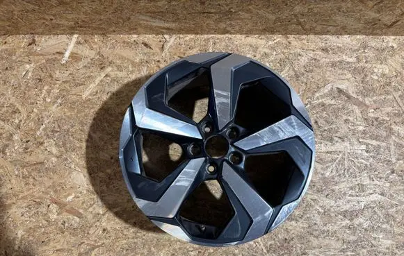 Nissan Qashqai J12 R18 alloy rim C02122