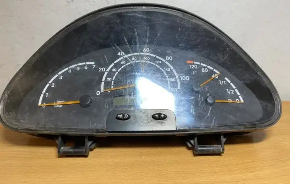 Mercedes-Benz Sprinter W901 W902 W903 W904 Speedometer (instrument cluster) A0014468721 C3920