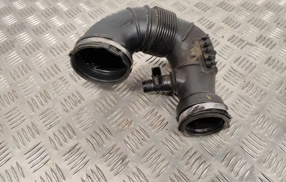 Mercedes-Benz C W204 Air intake duct part A6510900337