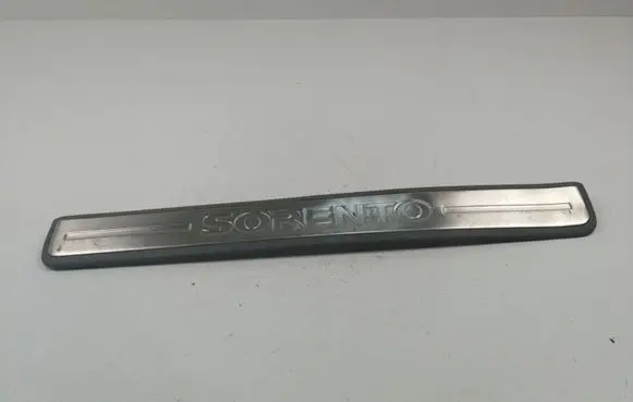 KIA Sorento Front sill trim cover 858863E000